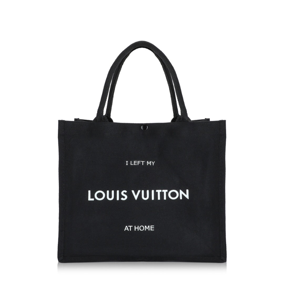 Medium Canvas Shoulder Bag - Black حقيبة من براند آند مور