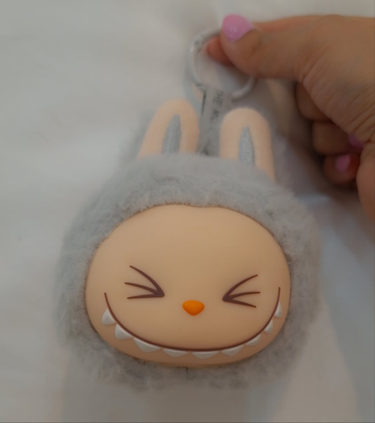 ميداليه لابوبو labubu