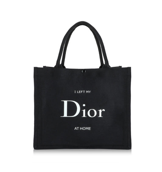 Medium Canvas Shoulder Bag - Black حقيبة من براند آند مور